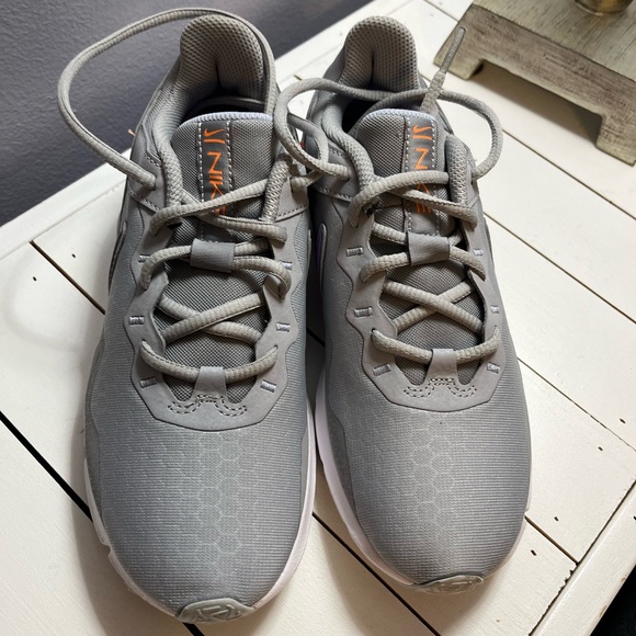 Nike Women's Gray and Lavender Athletic Shoes - Picture 3 of 6